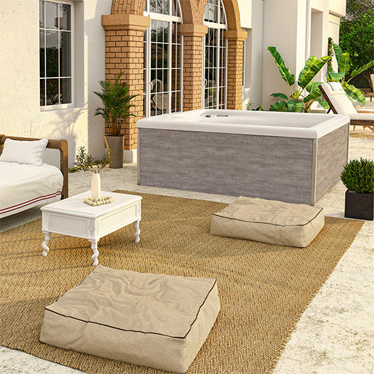 Spa NetSpa Square Wave 2 instalado en la terraza de una vivienda