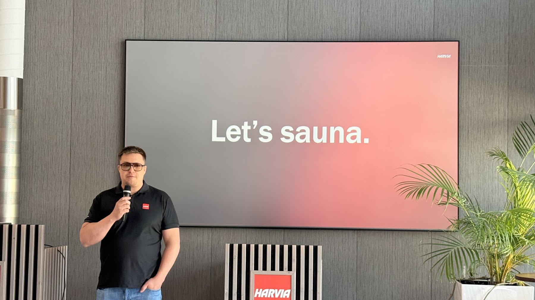 Presentación Let's sauna en el showroom de Harvia